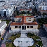 ΤΟ ΕΚΠΑ ΣΤΗΝ ΠΟΛΗ: «Λόγος και Γνώση στην Πόλη του 21ου αιώνα» – Η διεθνούς φήμης Βρετανίδα πεζογράφος Victoria Hislop μιλά για τα «Παράξενα μέρη – δύσκολες ημέρες: Μία πηγή έμπνευσης από την Ελλάδα» [19/5/2026]